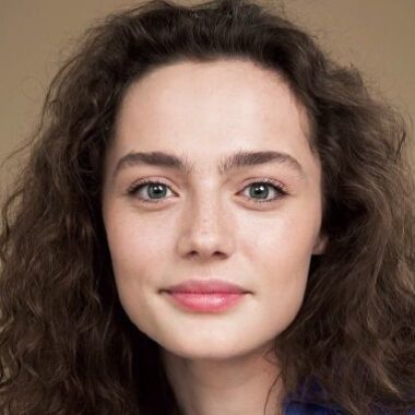Ангелина <b>Поплавская</b>