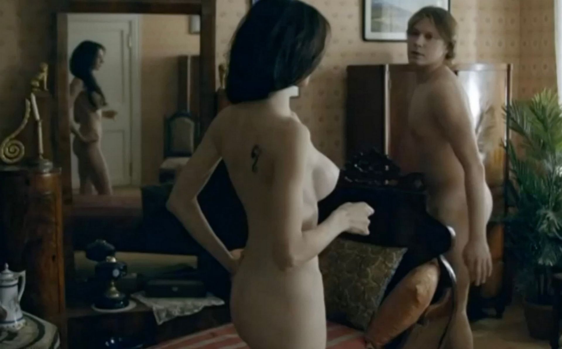 Transvestit bilan jinsiy aloqada bolgan kim?