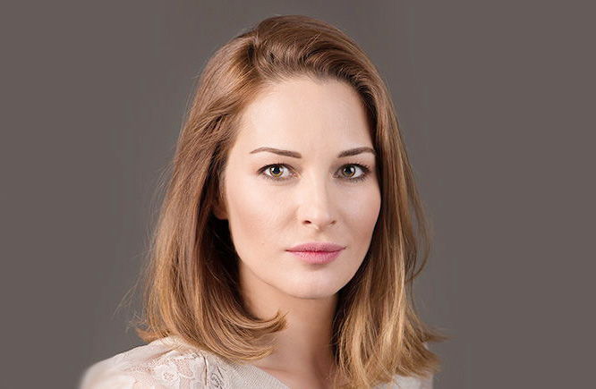 Қарға шомылып жатқан қыздар (эротикалық фото)